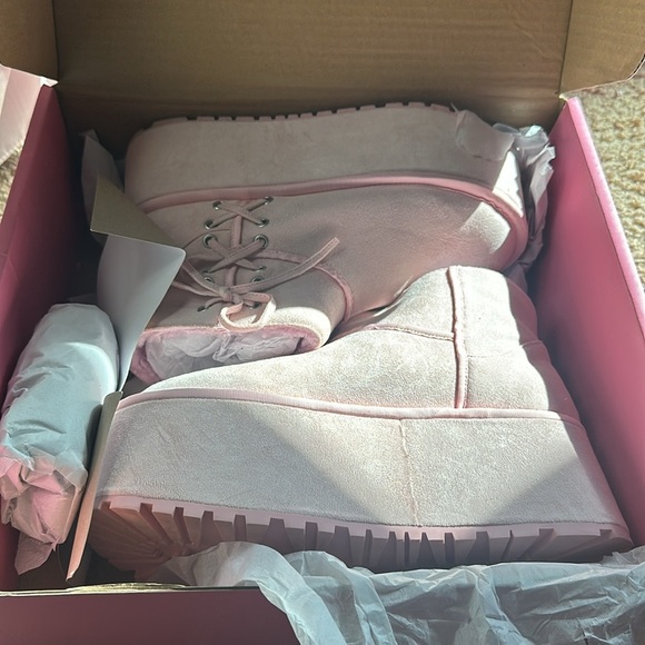 Sugar Thrillz pink fuzzy ankle booties 8 - Picture 5 of 10